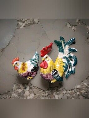 Vintage Pottery G A Quality GNCO Japan Rooster & Hen Salt and Pepper Shakers